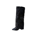 Botas con hebilla dorado