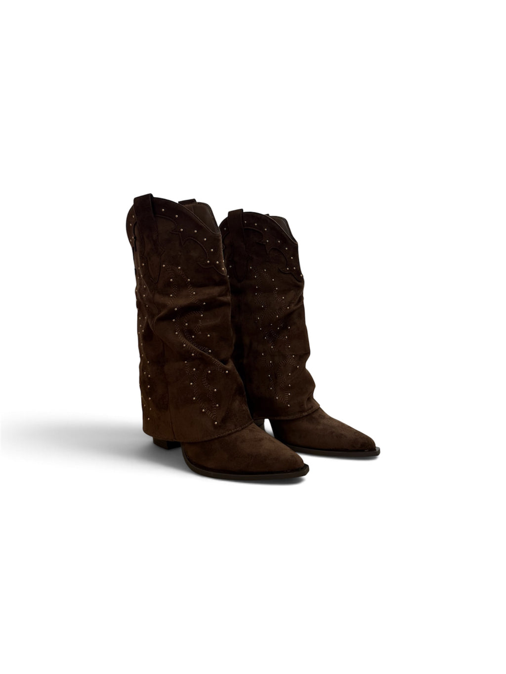 Botas altas con tachuelas doradas