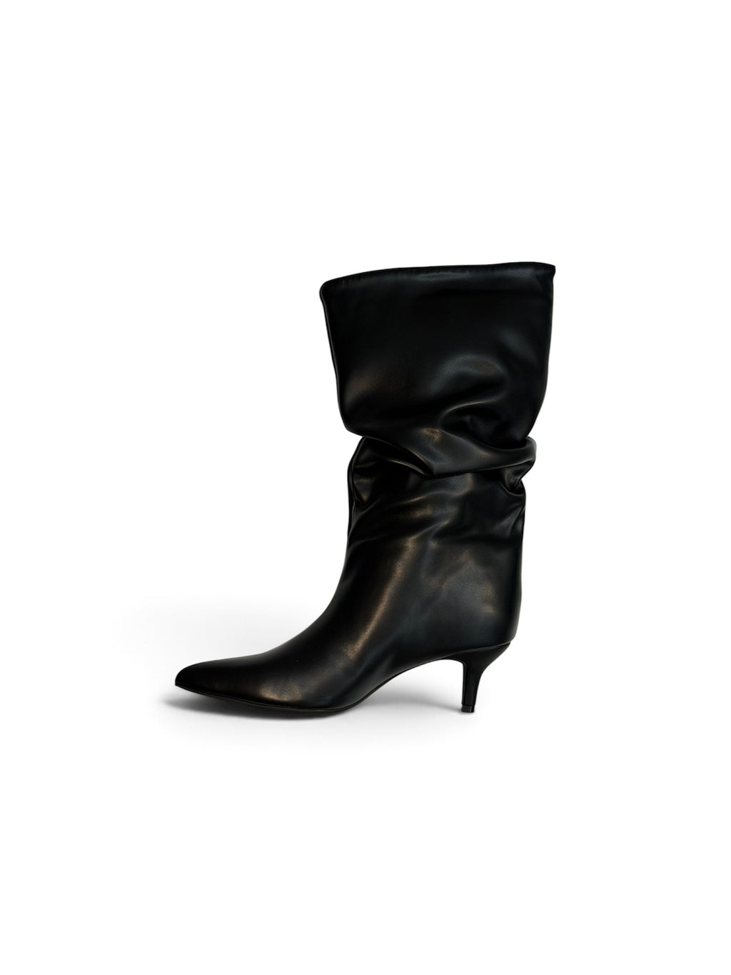 Botas altas tipo slouch de tacón kitten punta fina