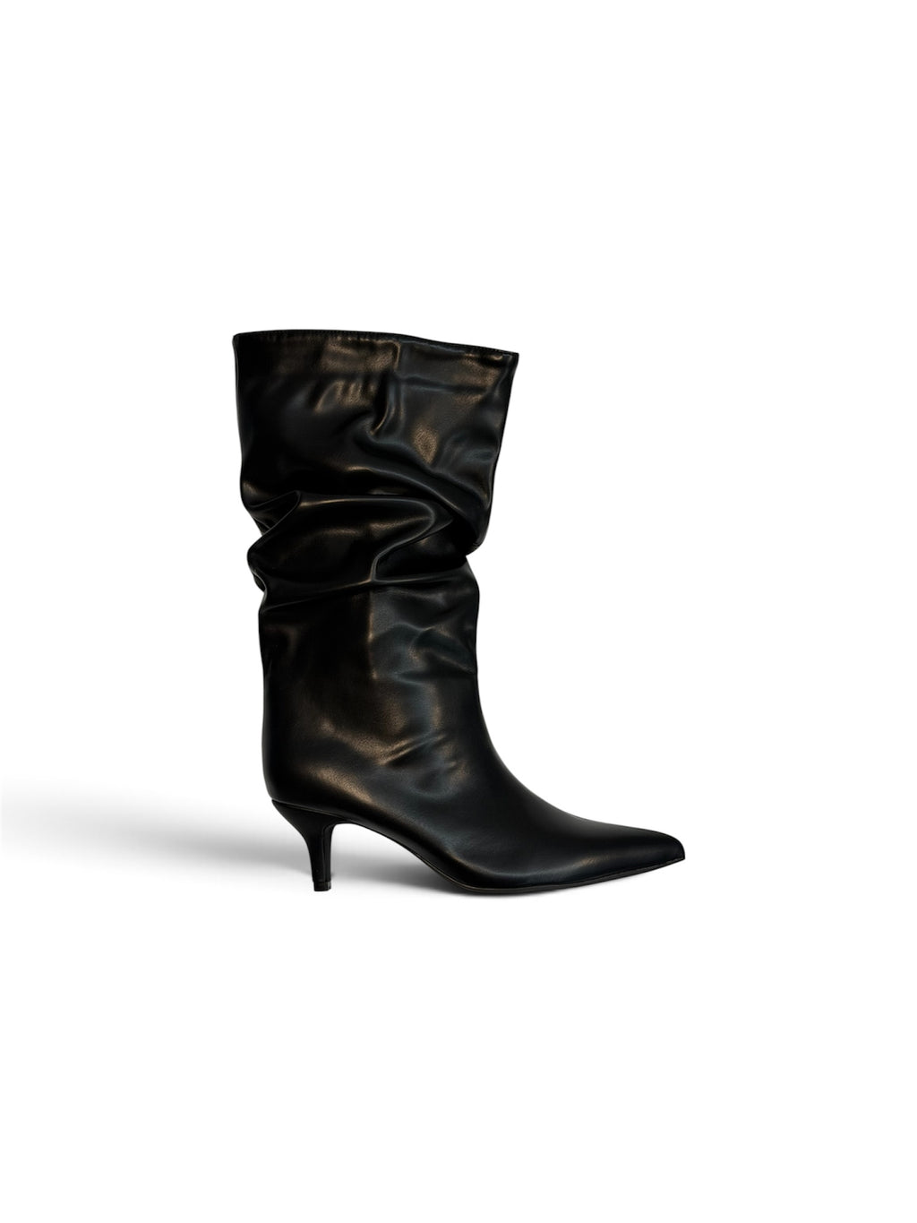 Botas altas tipo slouch de tacón kitten punta fina